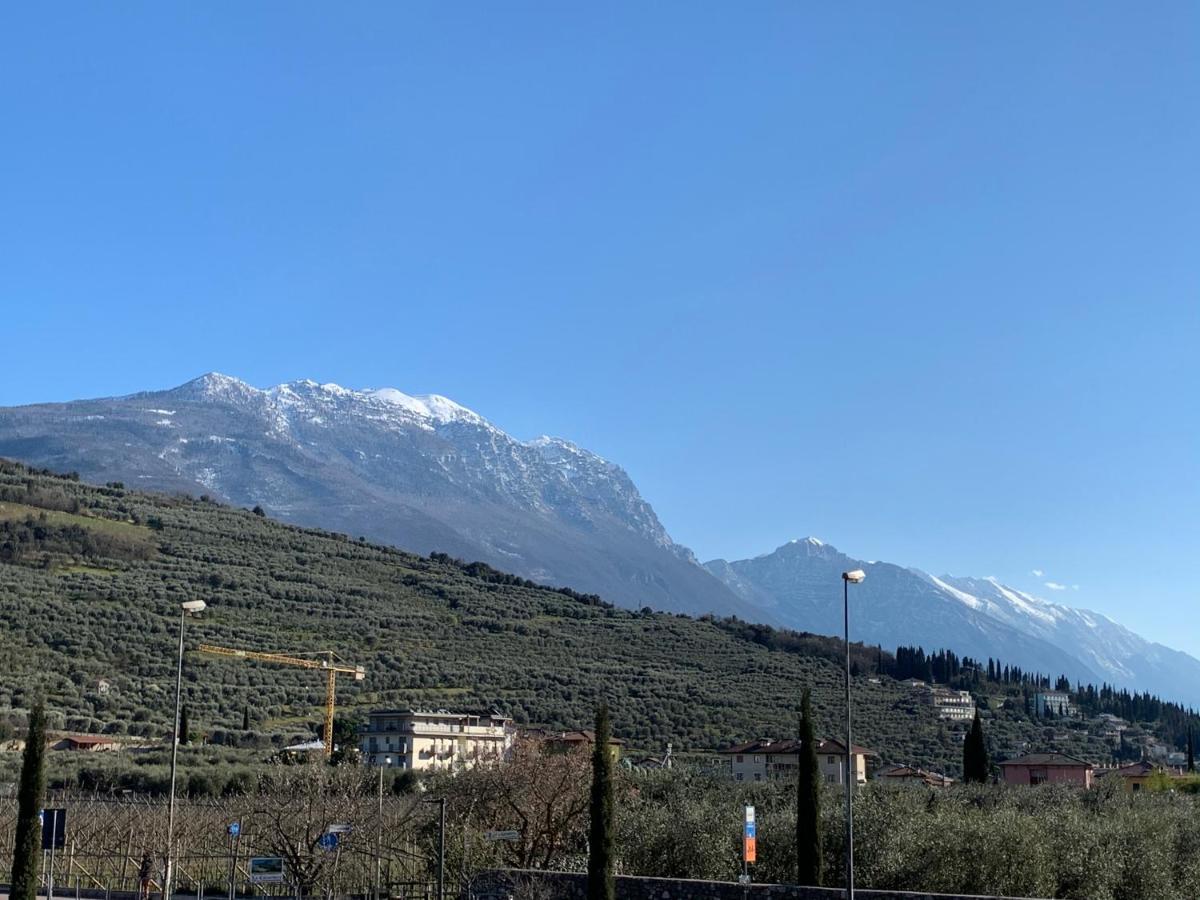 Ferienwohnung Jupiter'S Hill Riva del Garda Exterior foto